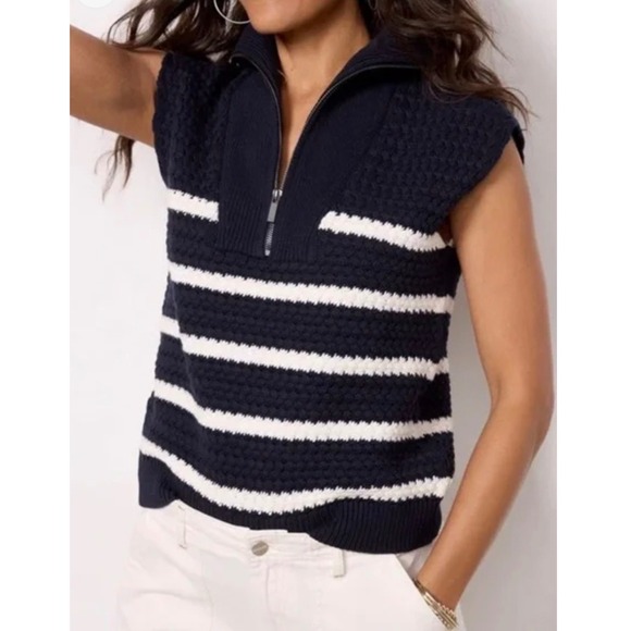 John + Jenn Tops - John + Jenn‎ Midnight Textured Knit Sweater Vest Size Small Pristine Condition